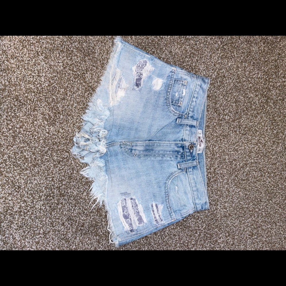 HOLLISTER ripped jean shorts